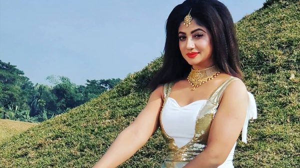 অভিনেত্রী আঁচল