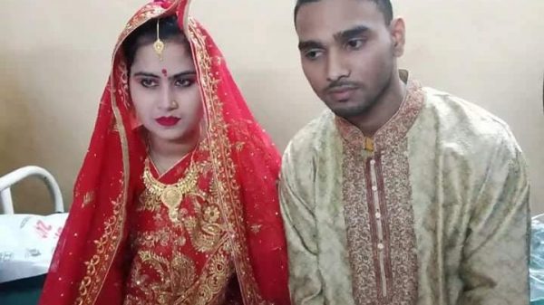হাসপাতালেই বিয়ে প্রেমিক যুগলের