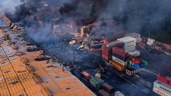 ২২ ঘণ্টায়ও আগুন নিয়ন্ত্রণে আসেনি