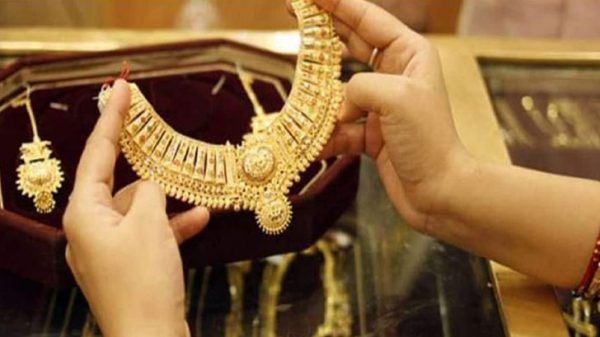 স্বর্ণের দাম বেড়ে আবারো রেকর্ড